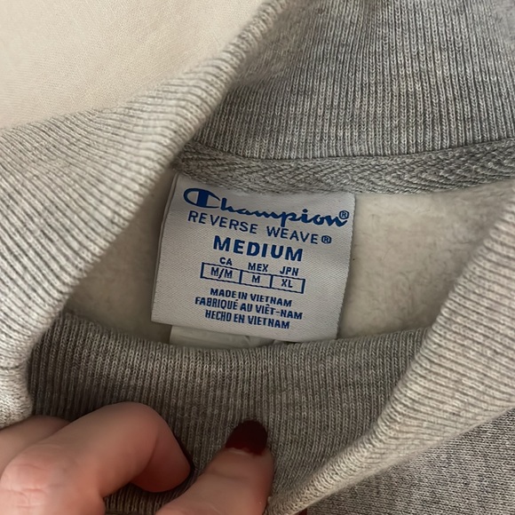 Champion Cropped Sweatshirt - Picture 5 of 5